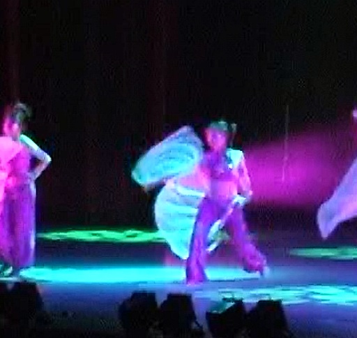 里富由奈出演のダンスのステージ