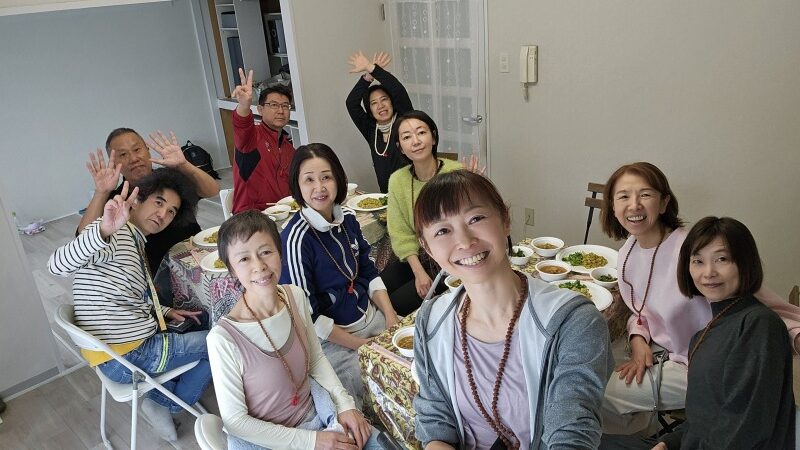 太陽礼拝108回＋シャットカルマ＋ジャパ瞑想＋インドランチを作って食べるヨガイベント