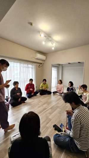 太陽礼拝108回＋シャットカルマ＋ジャパ瞑想＋インドランチを作って食べるヨガイベント