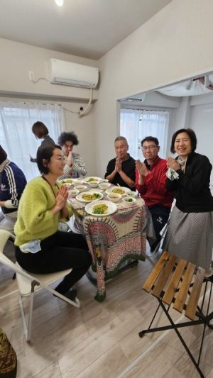 太陽礼拝108回＋シャットカルマ＋ジャパ瞑想＋インドランチを作って食べるヨガイベント