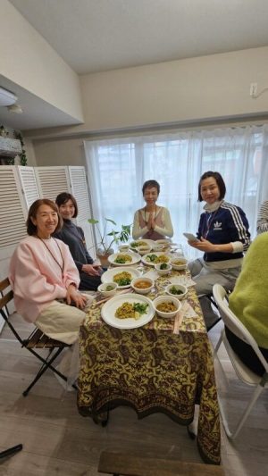 太陽礼拝108回＋シャットカルマ＋ジャパ瞑想＋インドランチを作って食べるヨガイベント