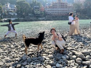 ガンジス川の犬3