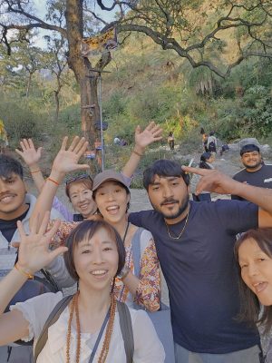 山の中へ滝を見に2